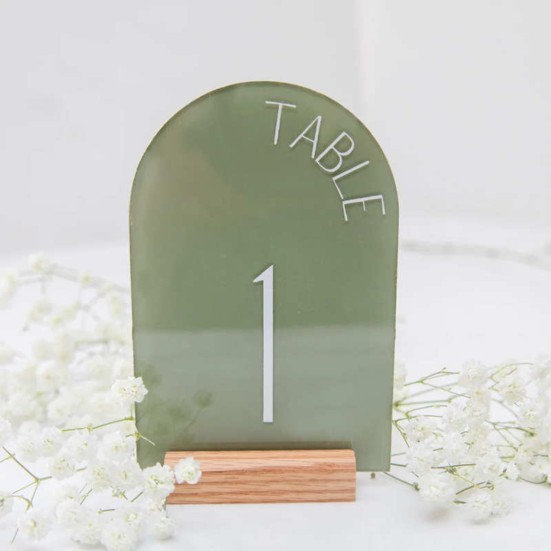Персонализированная акриловая  – обзор и цена Table Number Gold